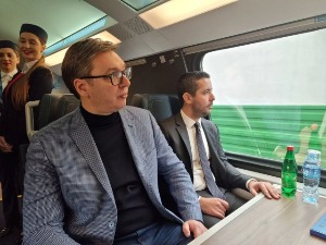 Примењена теорија Абрахама Маслова: Где ће Вучића одвести брзи воз Примењена теорија Абрахама Маслова: Где ће Вучића одвести брзи воз