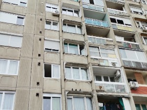 Тело тинејџера пронађено испред зграде у центру Ниша