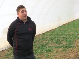 Нема зиме за Јевгенијевиће из Крушевца, Алекса стиже и на факултет и у пластенике и њиве 