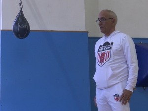 Боксерски тренер са Кубе на привременом раду у Чачку