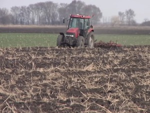 Приближава се пролећна сетва, са којим проблемима су се суочили ратари