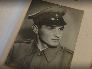Најусамљенији човек у Шведској живео је и умро у Стокхолму и звао се Бранислав Тешановић. Ово је прича о њему Најусамљенији човек у Шведској живео је и умро у Стокхолму и звао се Бранислав Тешановић. Ово је прича о њему