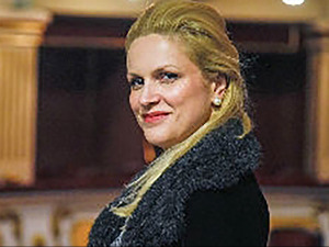  Живот и каријера: Софија Пижурица