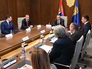 Вулин: Полиција наставља жестоку борбу против мафије