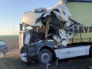 Судар аутобуса и камиона код Новог Сада, има повређених