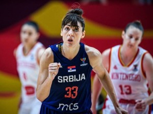 Тина Крајишник у тренинг кампу Чикаго Скаја у женској НБА лиги