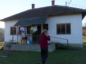 Животне невоље породице из Ђаковице као филмски сценарио – не могу да дођу до својих 25 хектара
