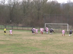 Село подигло фудбалски терен и пут до њега