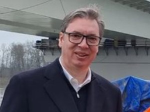 Вучић: Притисци су огромни, надам се да ће им Србија одолети