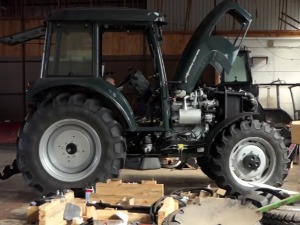 Нови српски трактор за мања и средња газдинства