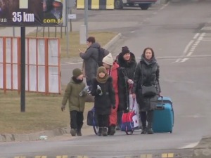 РТС у Пољској: Хиљаде избеглица дневно стигне у Пжемисл, пола милиона чека да оде из Лавова