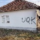 На српским кућама код Липљана осванули графити тзв. ОВК