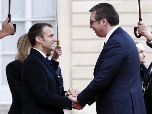 Вучић разговарао са председником Француске, Макрон поздравио гласање Србије у УН