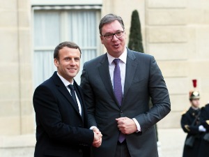 Јелисејска палата: Maкрон у разговору с Вучићем поздравио јасан став Србије о рату у Украјини