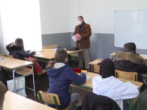 Стиже још уџбеника на албанском језику за ђаке у Бујановцу, Прешеву и Медвеђи 