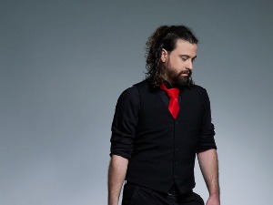 Портрет уметника - акордеониста Лука Лопичић