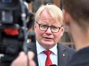 Хултквист: Шведска неће ући у НАТО док сам ја министар одбране