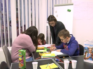 Омладински клуб помаже ђацима у Сонти да савладају градиво