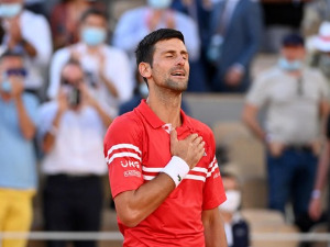 Новак опет број 1