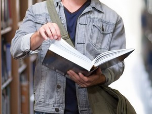 Предраг Крстић, Марија Велинов: Еманципује ли (са)знање?