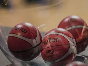 Репрезентација Србије до 17 година у групи са Француском и Канадом