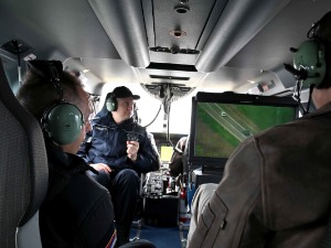 Хеликоптери у контроли саобраћаја, дивљање по путу видљиво и са велике даљине