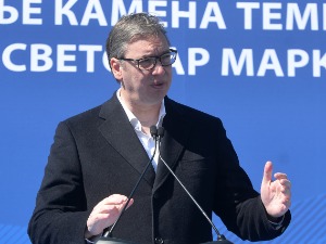 Вучић: Наше службе раде на провери дојава о бомбама