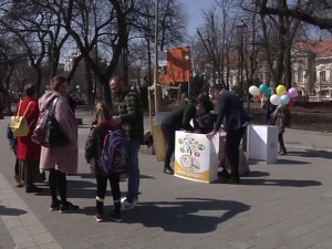 Са Децом сунца славимо „Дан различитих чарапа”