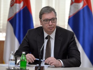 Вучић: Немамо проблема са намирницама и нафтом; шокиран сам неодговорношћу војног врха