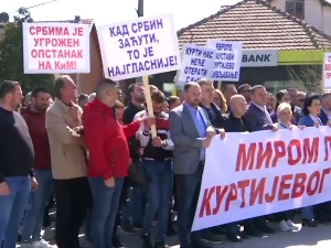 Мирни протести Срба у Грачаници и Косовској Митровици