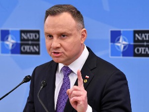 Авион пољског председника принудно слетео