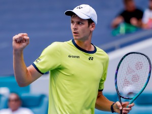 Новак остаје број један, Хуркач зауставио Медведева у четвртфиналу Мајамија