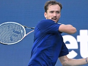 Медведев иде на операцију, ван терена до два месеца