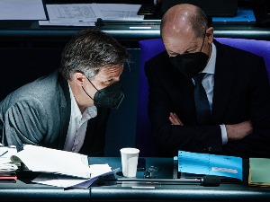 Олаф Шолц и Роберт Хабек – немачки кризни менаџери