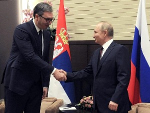 Путин честитао Вучићу: Очекујем јачање партнерских односа