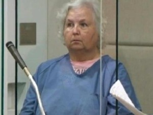 Жени која је написала есеј „Како убити свог мужа“, почиње суђење за убиство - мужа