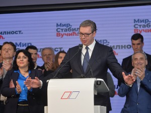 Честитке Вучићу упутили бројни званичници