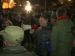 Одржан протест испред зграде Републичке изборне комисије