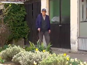 Стогодишњи Стојан из Пожеге тек недавно одложио обућарски алат