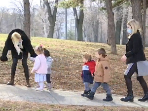 Сестре и браћа између ривалства и другарства – какви су изазови пред родитељима