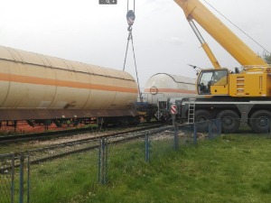 Цистерна исклизнула из шина у центру Смедерева, нема опасности од цурења