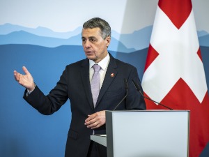 Председници Швајцарске и Кипра честитали победу Вучићу