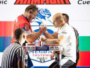 Снага је у рукама