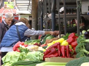 Хоће ли увођењем каса на пијацама нестати и стари обичај ценкања