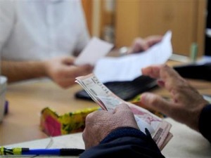 Запосленима у социјалним установама у петак по 10.000 динара