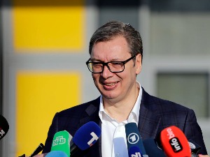 Макрон и Штајнмајер честитали Вучићу реизбор за председника