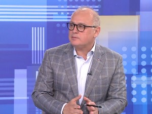 Весић о изборним роковима, грејању, бесплатним уџбеницима, метроу, канализацији