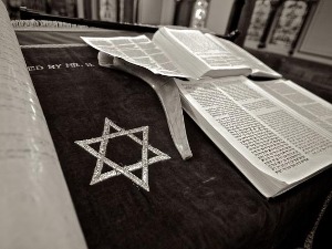 Рабин Асијел честитао верницима велики јеврејски празник Песах