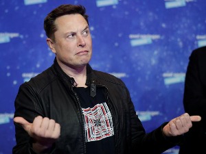 Твитер се мигољи, „смртоносна пилула“ спремна за Маска