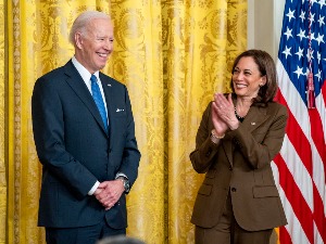 Улазак у Белу кућу осиромашио Бајдена, а Камала Харис на позитивној нули